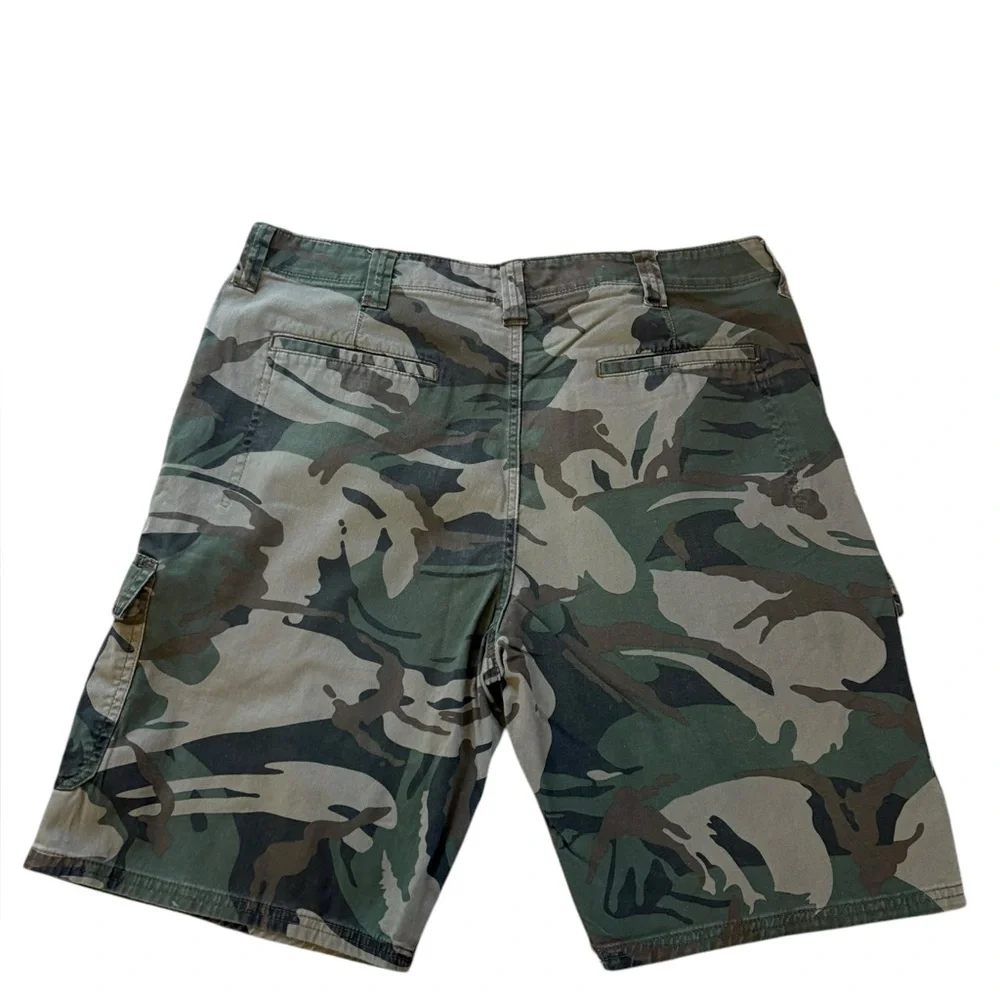 Wrangler Camouflage Cargo Shorts Size 38 - Picture 4 of 4